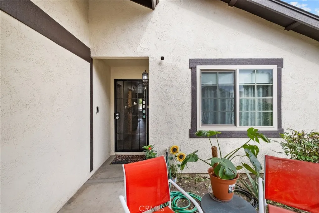 661 W Villa Chaparral, San Jacinto, California 92583 home-pic-3